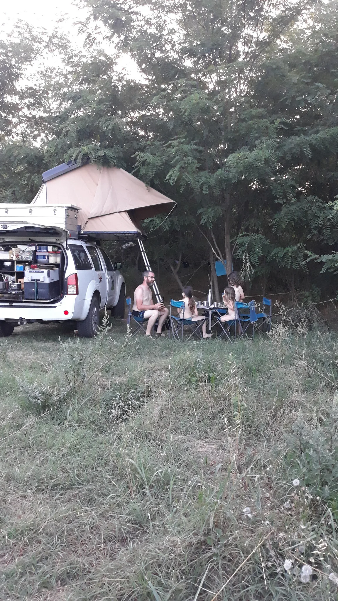 Un spot de rêve au bord de la Cèze près de Goudargues, parfait pour se détendre en famille.