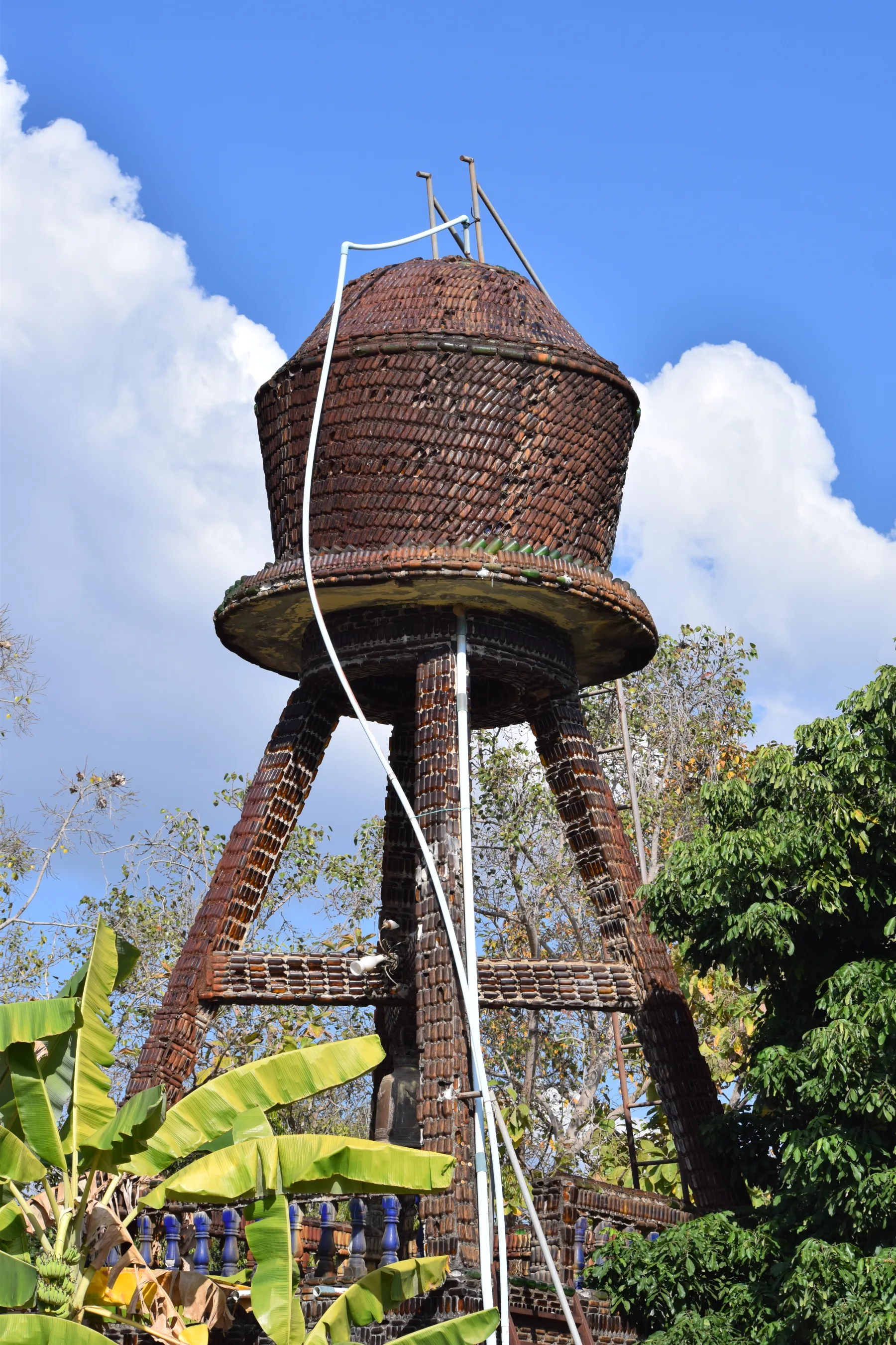 temple bouteilles Wat Lan Khuad