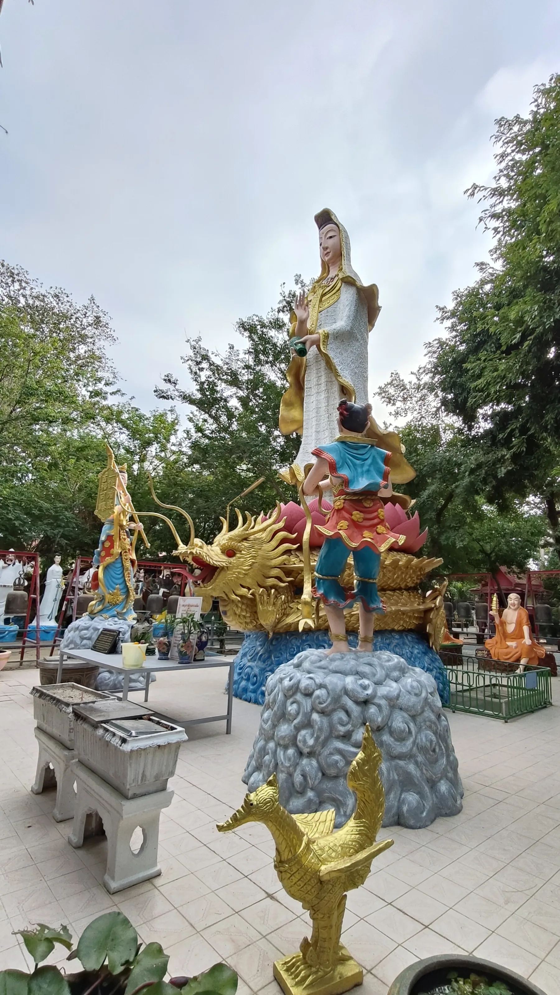 Wat Muang