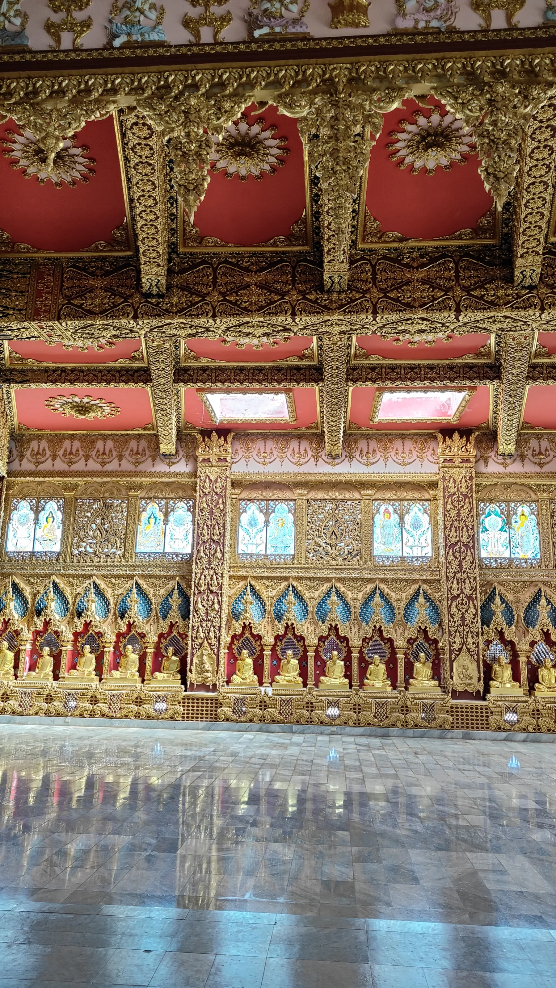 Phra Maha Chedi Si Chai Mongkhon