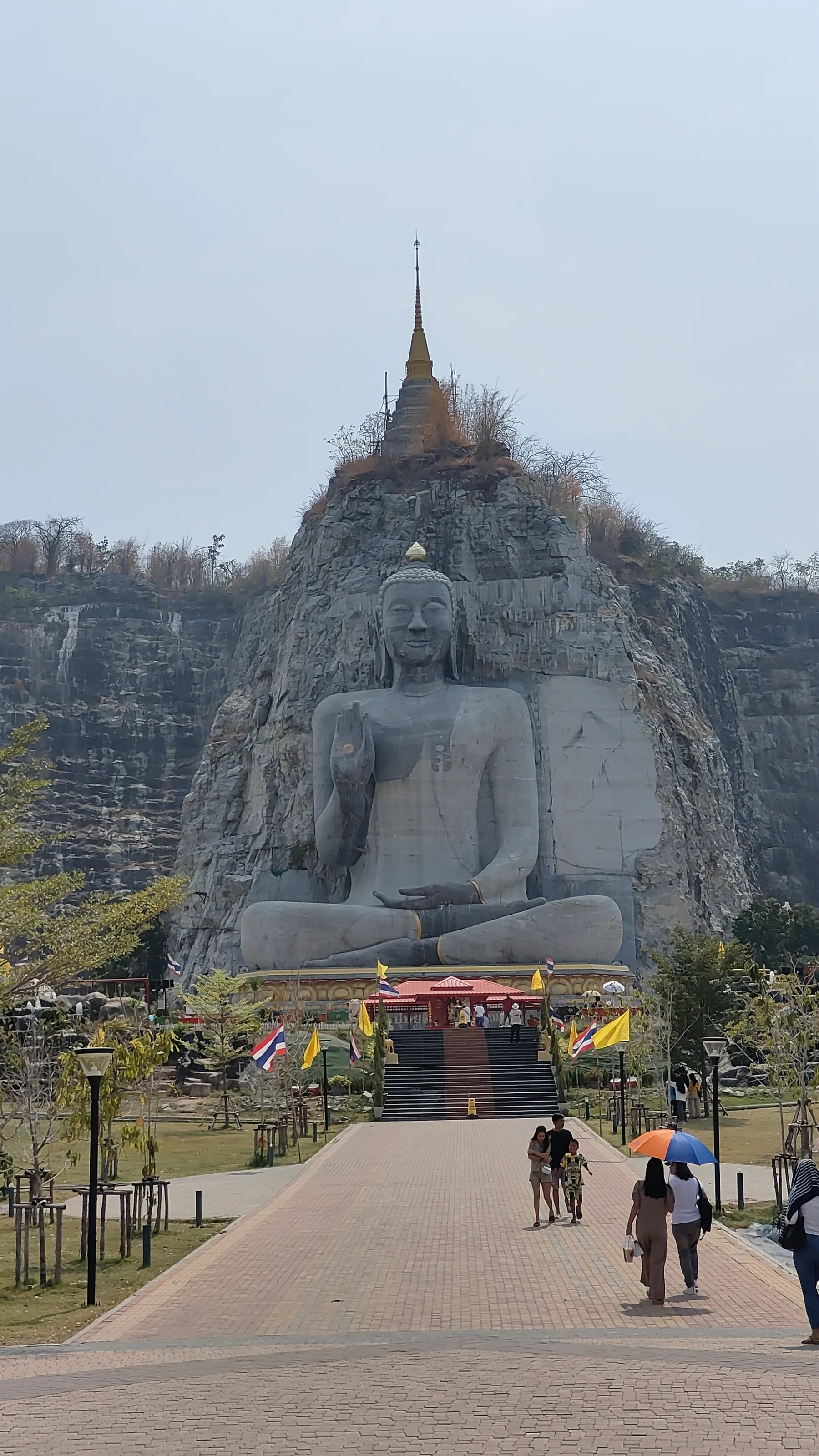 Wat Khao Tham Thiam