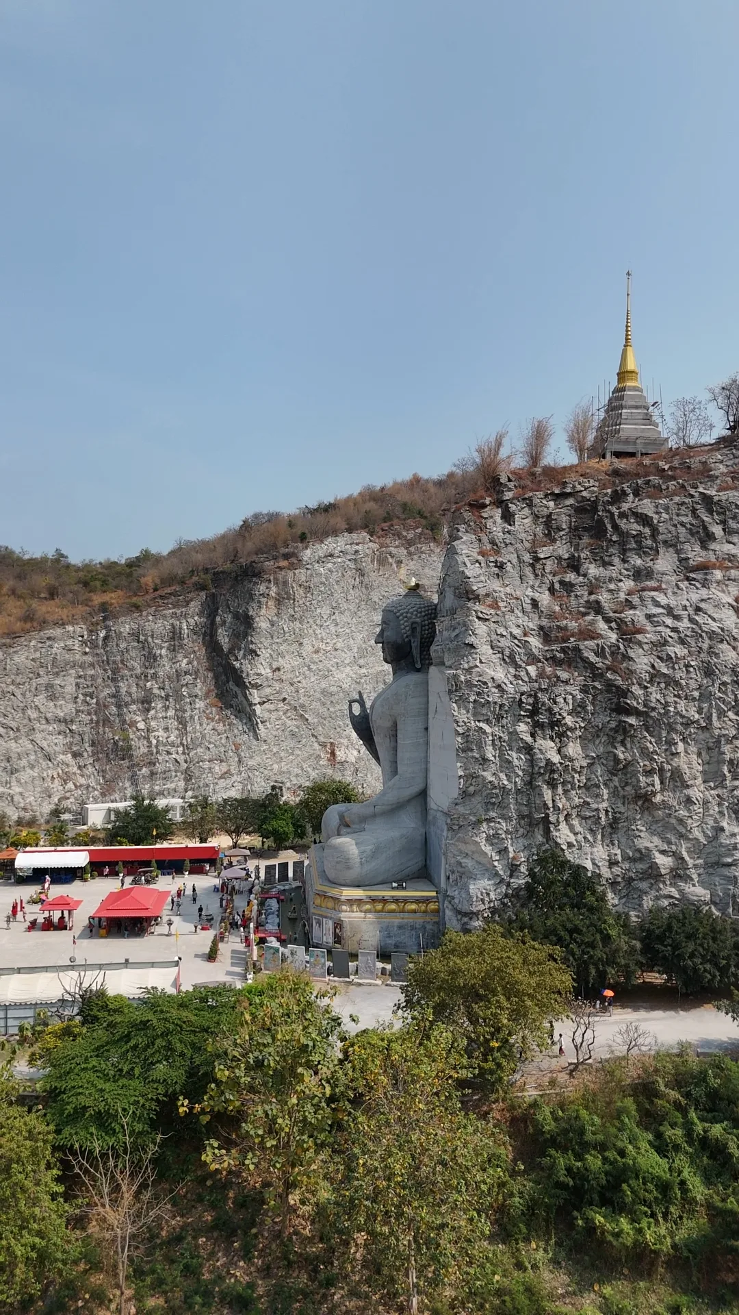 Wat Khao Tham Thiam