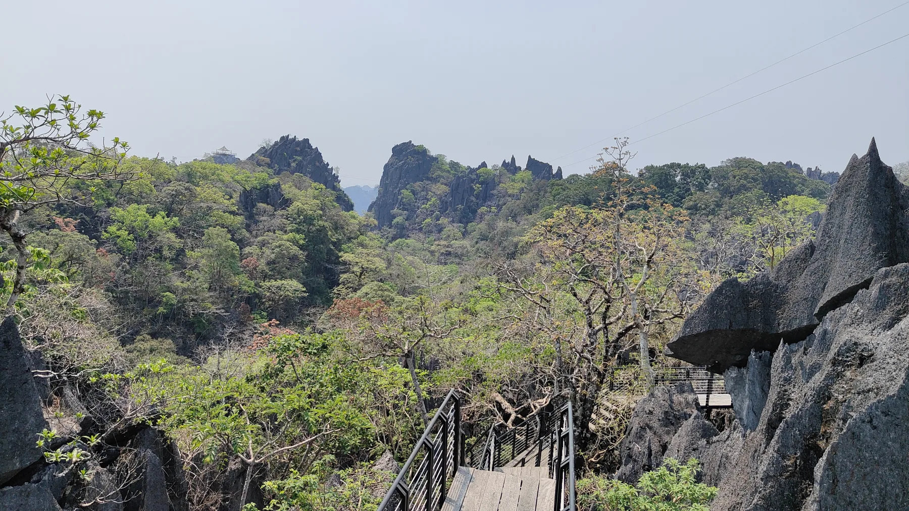 boucle de Thakekh - The rock viewpoint
