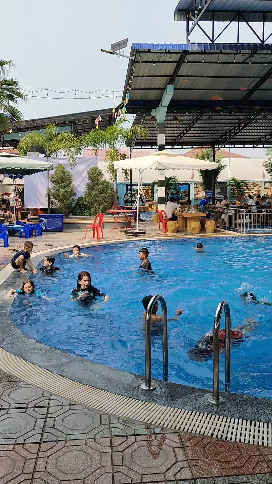 piscine vientiane