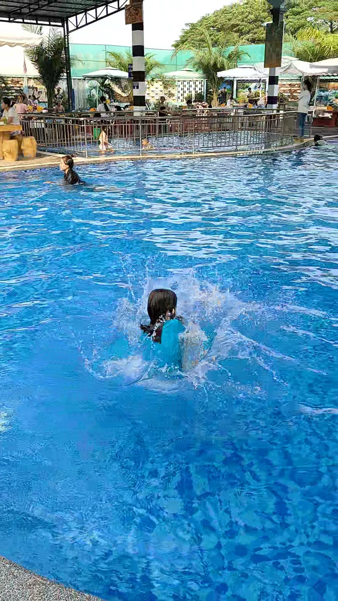 piscine vientiane