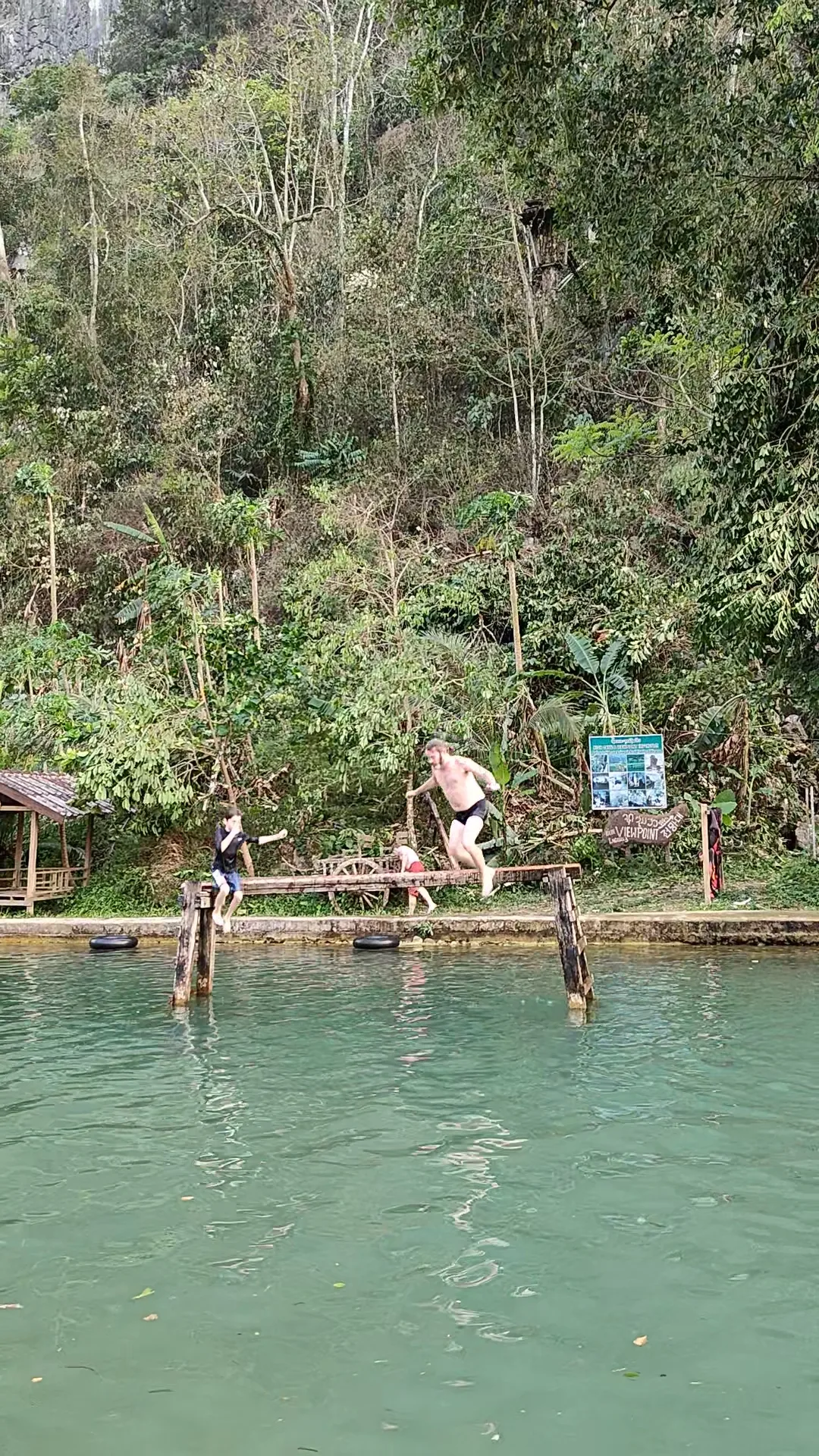 Vang Vieng - lagoon3