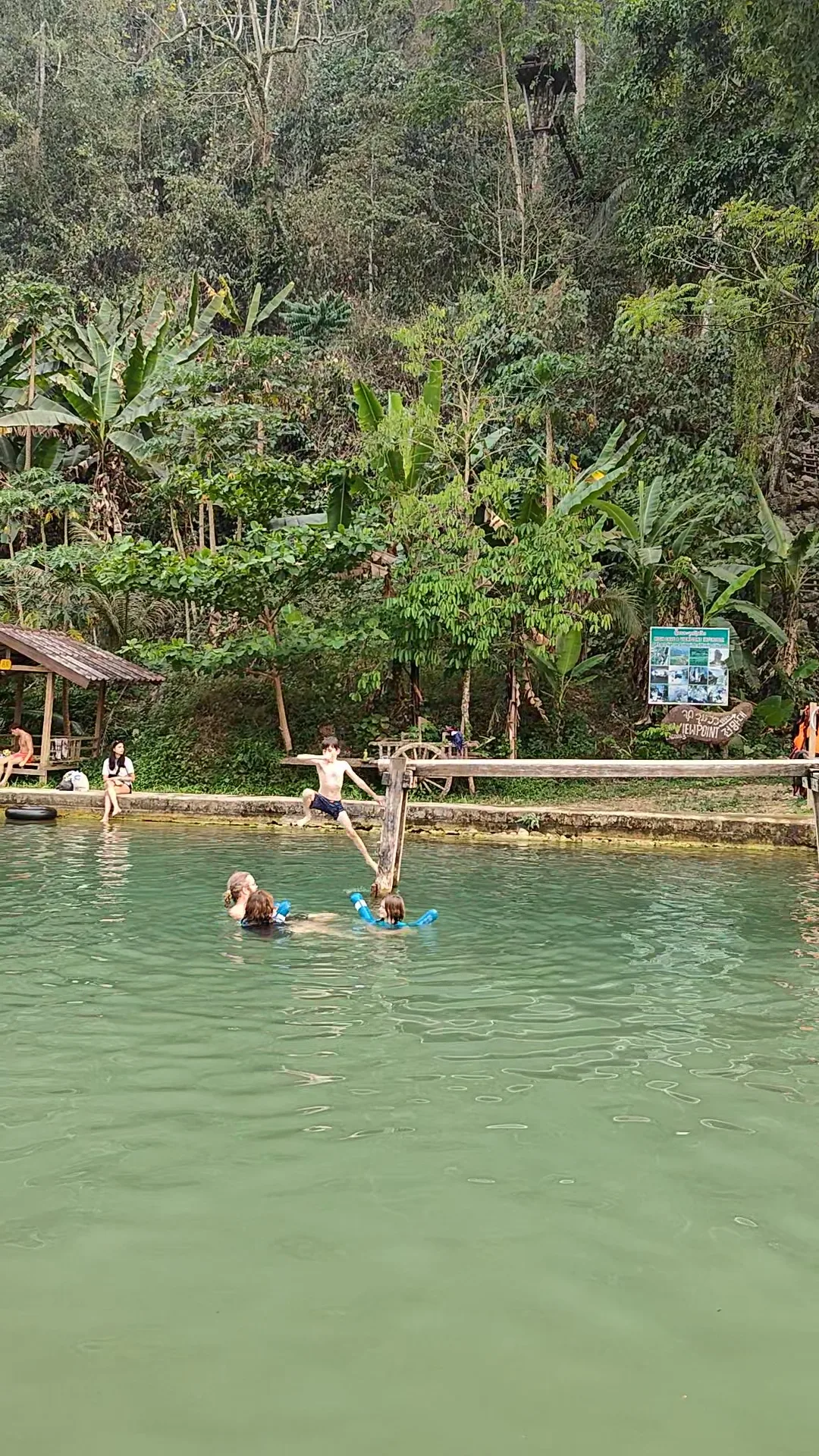 Vang Vieng - lagoon3