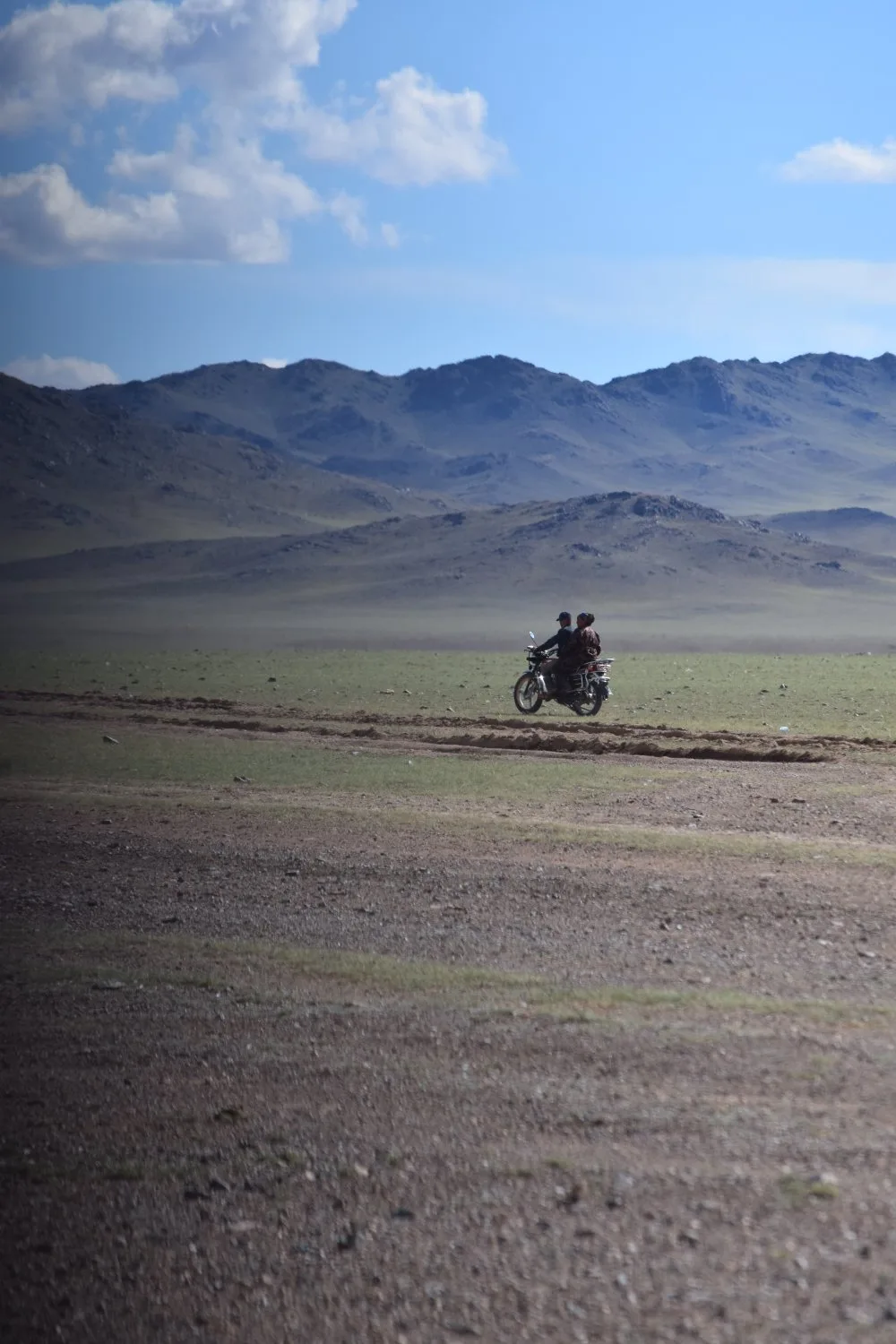 Piste steppes mongolie 
