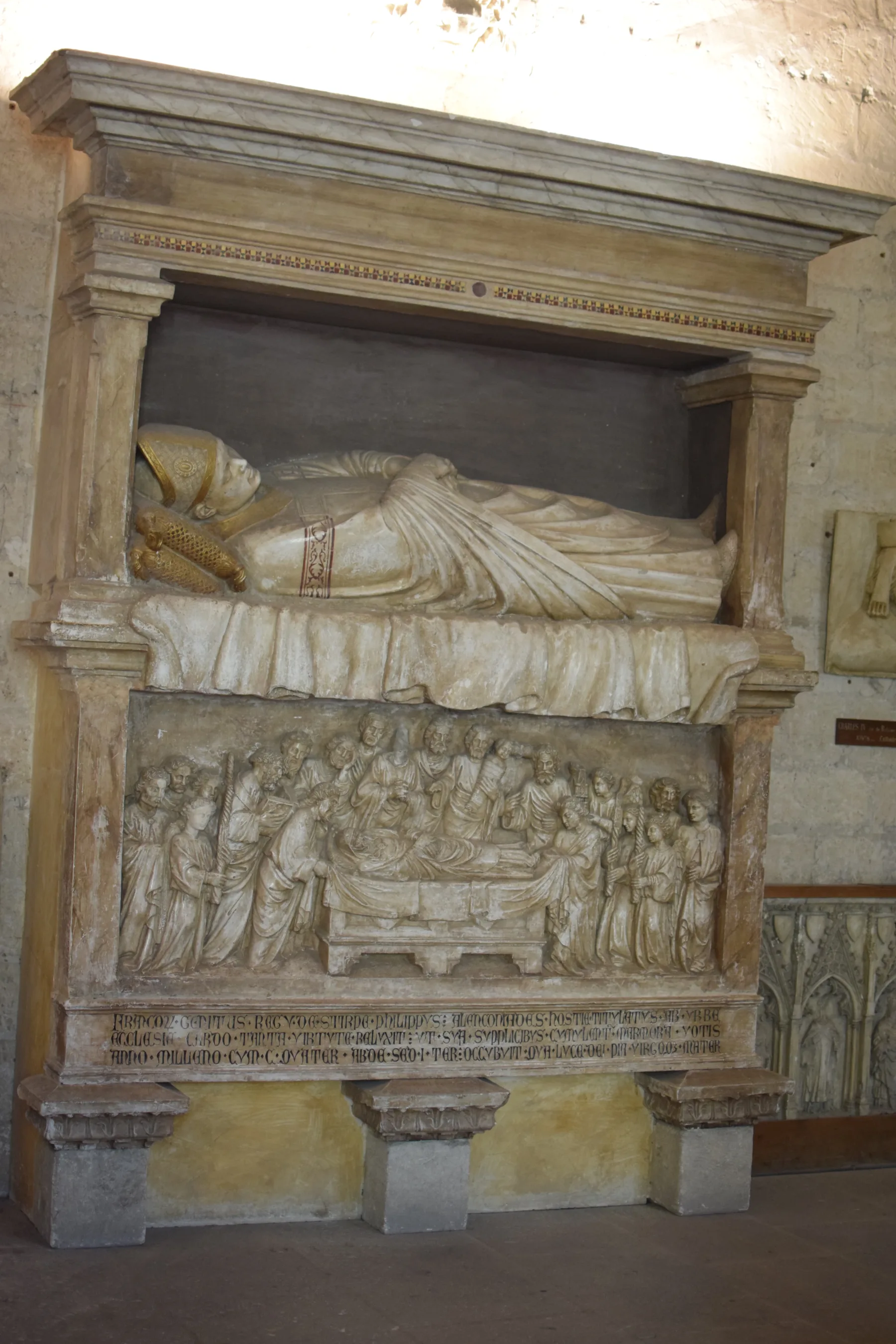 Exposition à l'intérieur du Palais des Papes